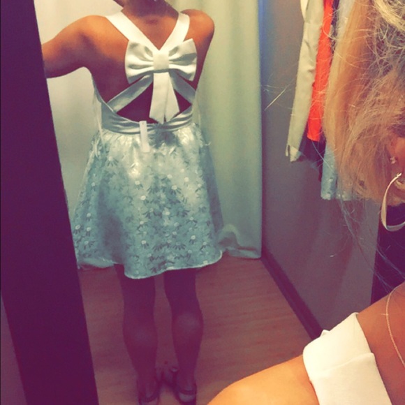 Backless bow dress with floral print - Picture 2 of 2