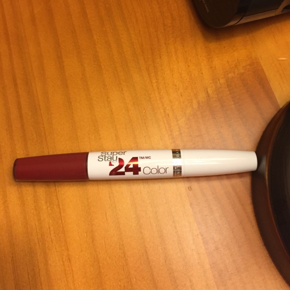 Maybelline SuperStay lip stain in deep red