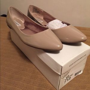 Nude flats (worn once)