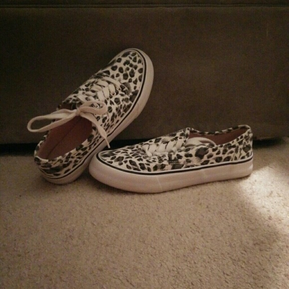 Converse style leopard print sneakers
