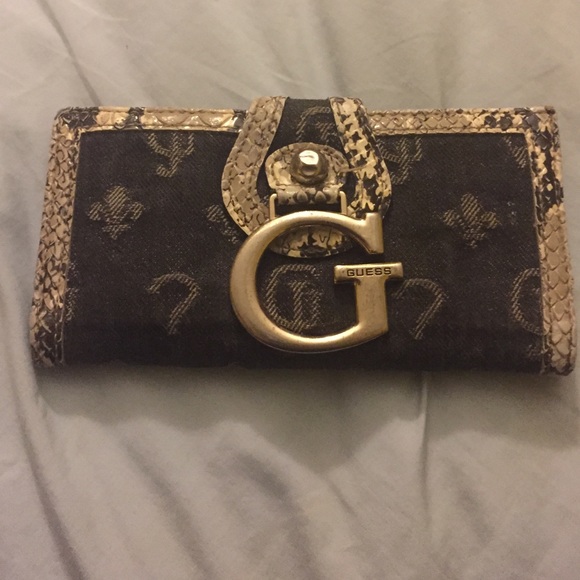 Guess wallet