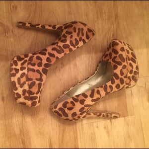 Jessica Simpson Leopard Pumps