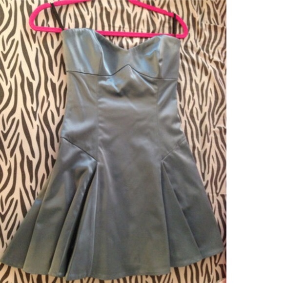 Bebe dress