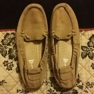 Hush Puppies tan flats
