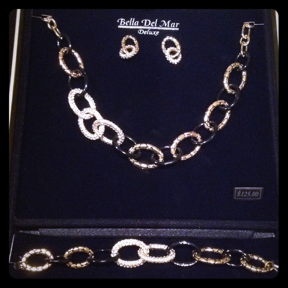NEW Bella del mar jewelry set! Over a $100 value!!