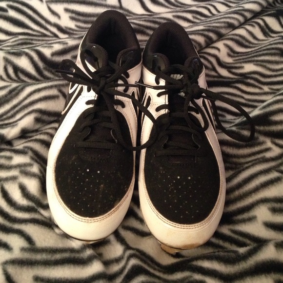 Size 6.5 Nike metal cleats