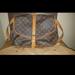 🚫SOLD Louis vuitton Saumur 35