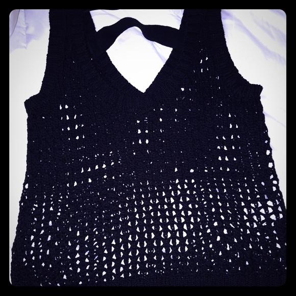 Jessica Simpson black tank