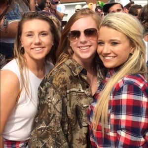 Meet your Posher, Aly