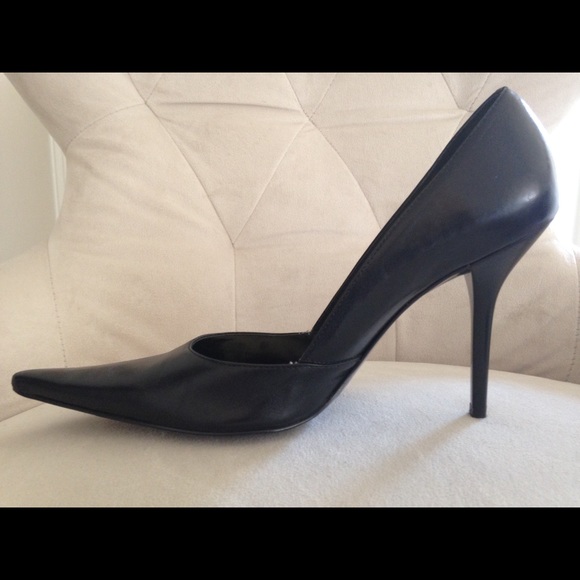 BCBGirls Pointed toe pumps in black