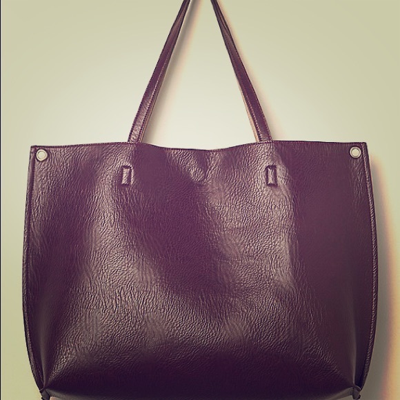 Free People Handbags - Free People Slouchy Vegan Tote Mulberry/Taupe