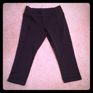 Lucy "lucypowermax" perfect booty capri in medium