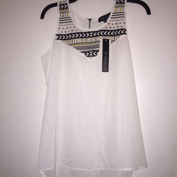 🎉Host Pick🎉 PRICE DROP Beautiful Detailed Shirt