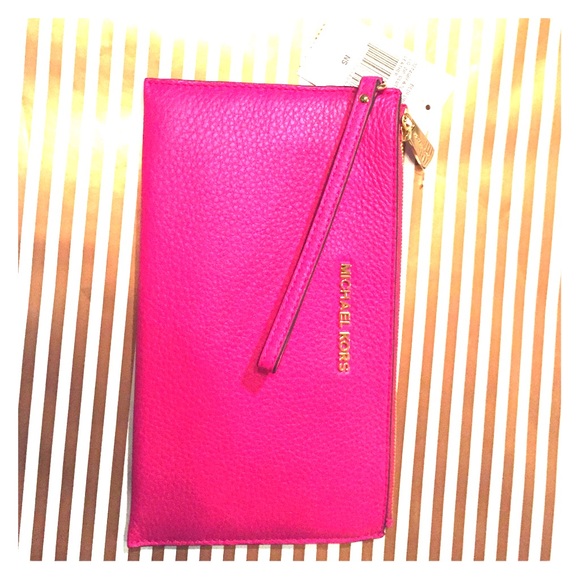 LG Bedford Zip Clutch