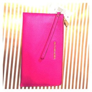 LG Bedford Zip Clutch