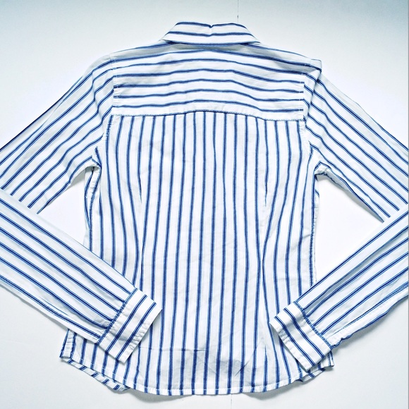 🔴Hollister Striped Button Down❗️3 @ $15❗️ - Picture 2 of 3