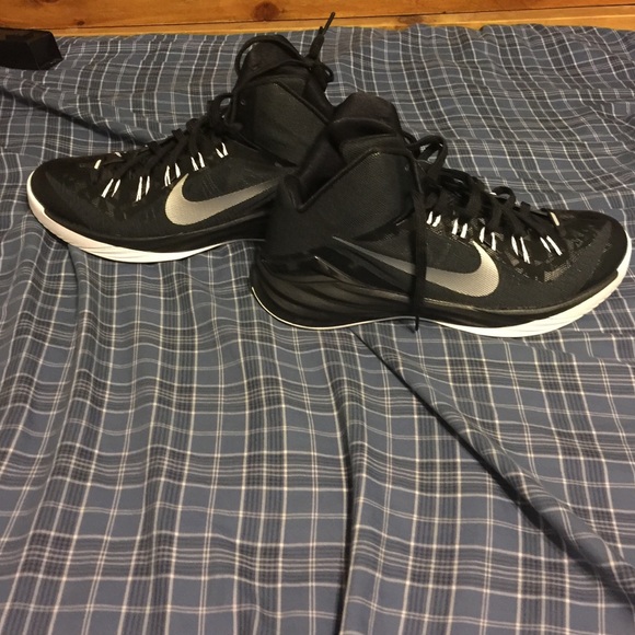 Hyperdunks 2013 Black and White - Picture 3 of 3