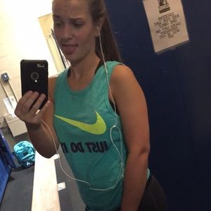 Meet your Posher, Tori