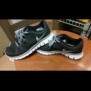 Black and White Nike Flex