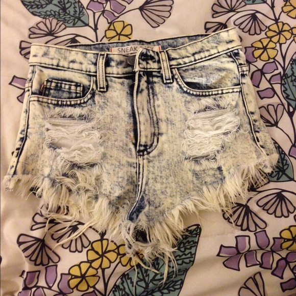 Cut off shorts - Picture 1 of 4