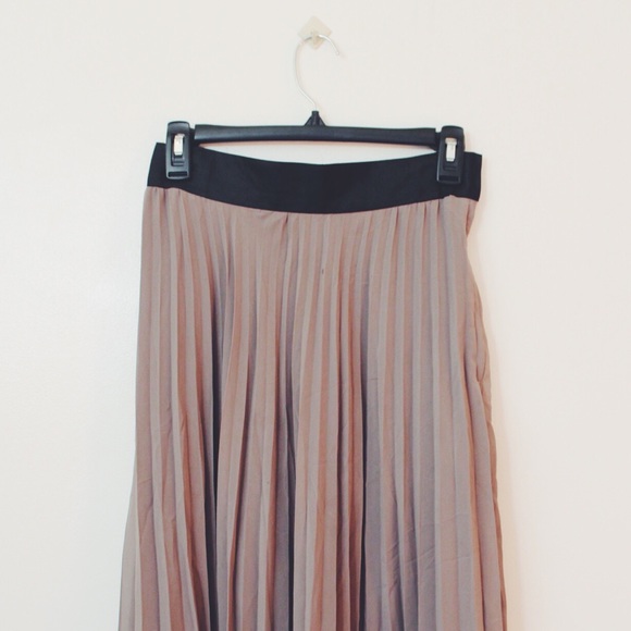 Light Grey Pleated Skirt