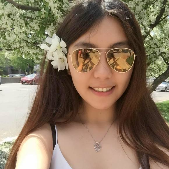 Meet your Posher, Bella