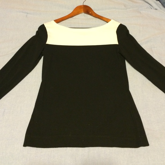SOLD ‼️ Color block long sleeve shirt