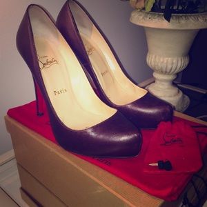 100% authentic Christian Louboutin Rolando pumps
