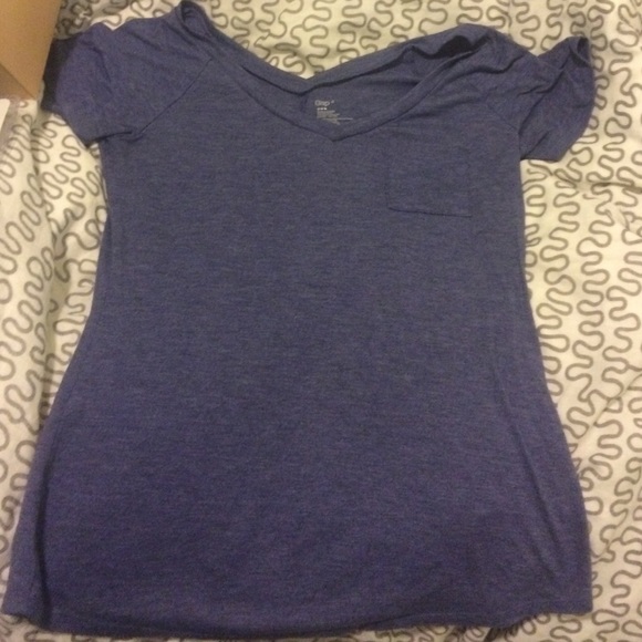 Gap purple tshirt