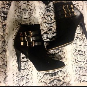 Sam and Libby buckle booties