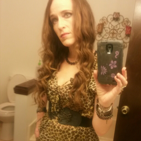 Meet your Posher, Jenni - Picture 2 of 4