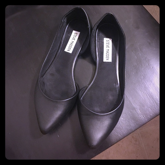 Steve Madden black flats