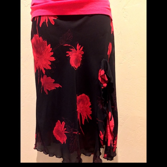 Black with Red Flowers Skirt - Picture 2 of 3
