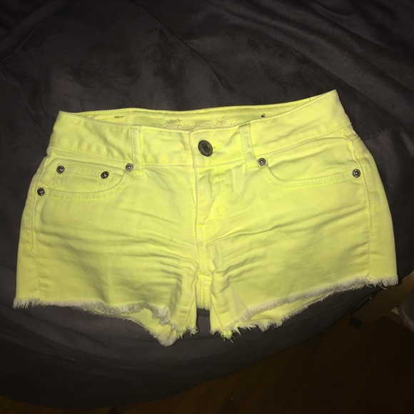 American Eagle Yellow shorts - Picture 1 of 2