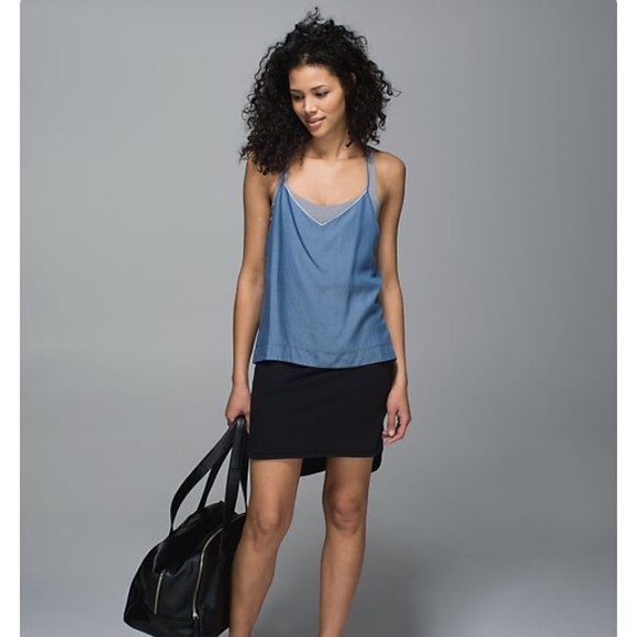 Lululemon wake and flow tank
