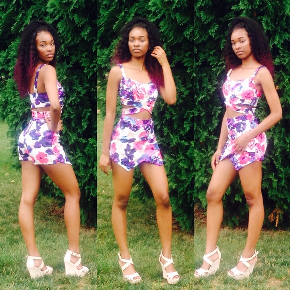 Floral two piece 🌸🌺🌻💛