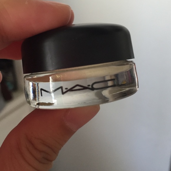 MAC Tendertone in Tread Gently