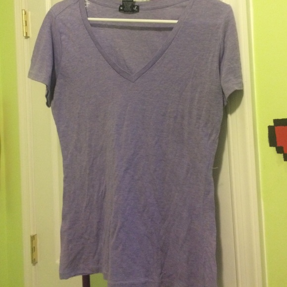 Light purple v neck tee
