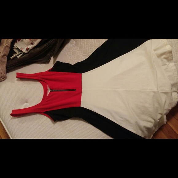 ❌SOLD❌ Express color block skater dress - Picture 3 of 4