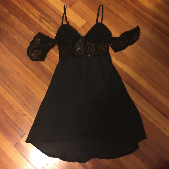 NWT Lacey caged off the shoulder dress BLACK small - Picture 6 of 7