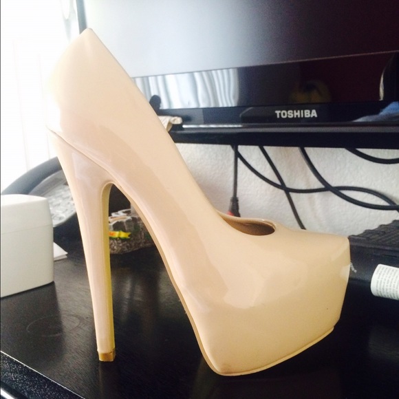 pumps - Picture 2 of 2