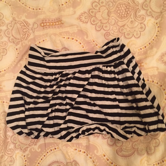Striped wet seal skirt