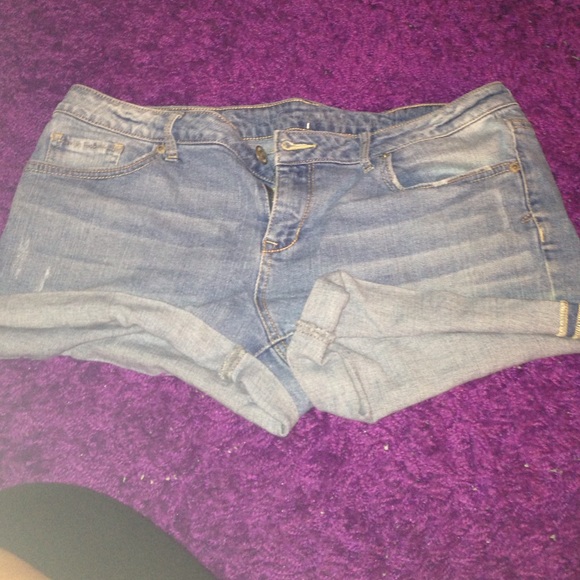 light wash denim short shorts