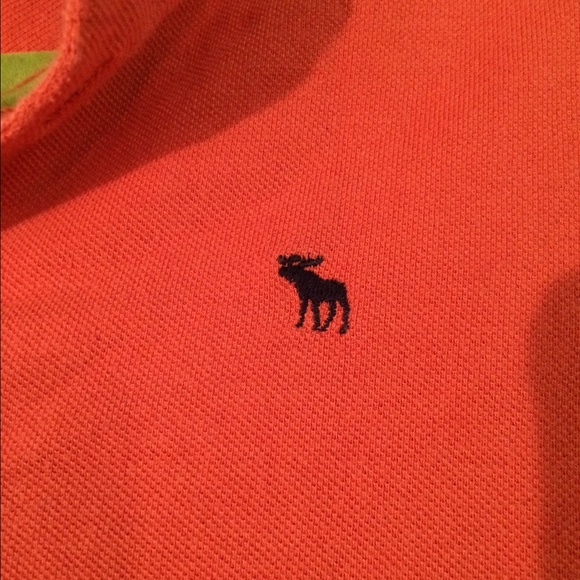 A&F Shortsleeve M Rust Polo with Moose Logo - Picture 2 of 3