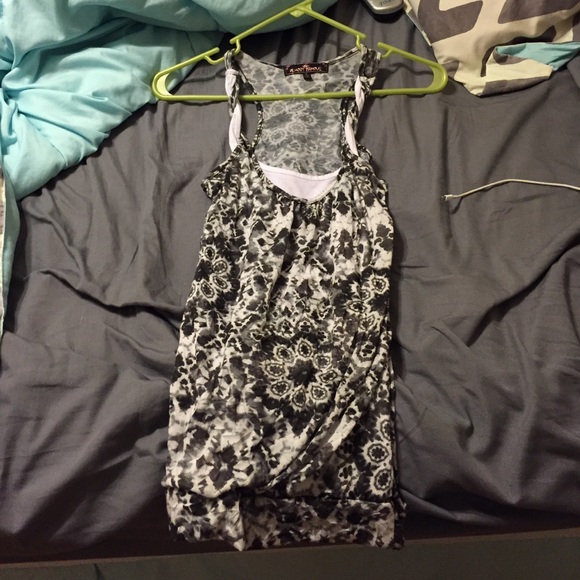 Black & white printed tank