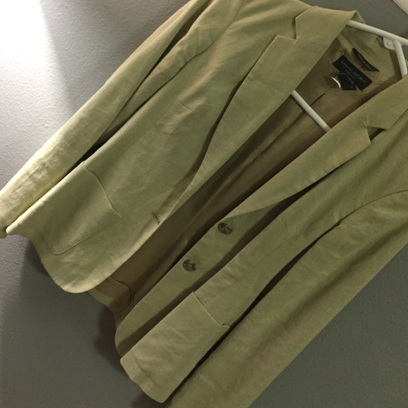Beige linen jacket perfect shape