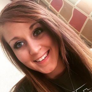 Meet your Posher, Cortney