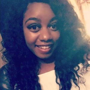 Meet your Posher, Kenisha