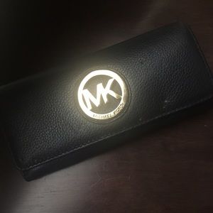 Black Michael Kors Wallet✨