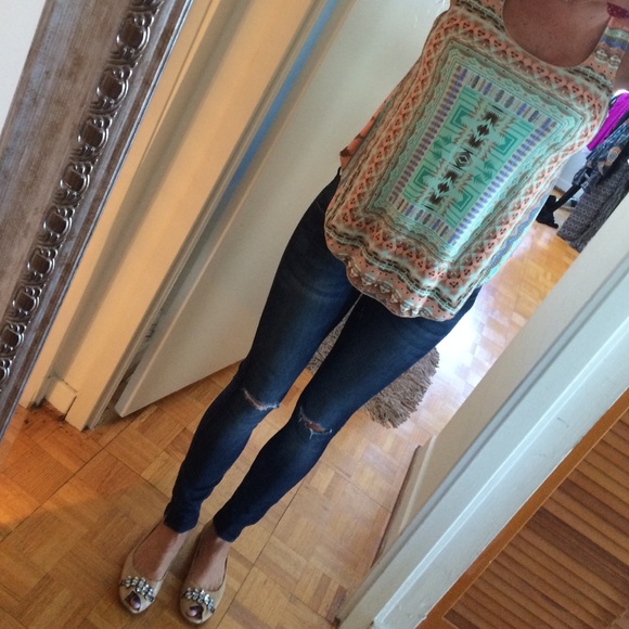 ❌sold in bundle❌Aztec Print tank - Picture 3 of 3